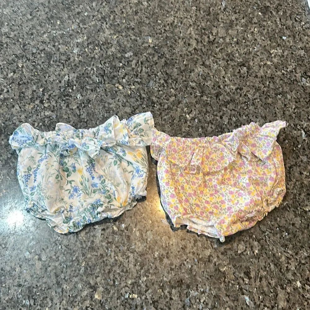 Janie & Jack bottoms 12-18 mos (3900)